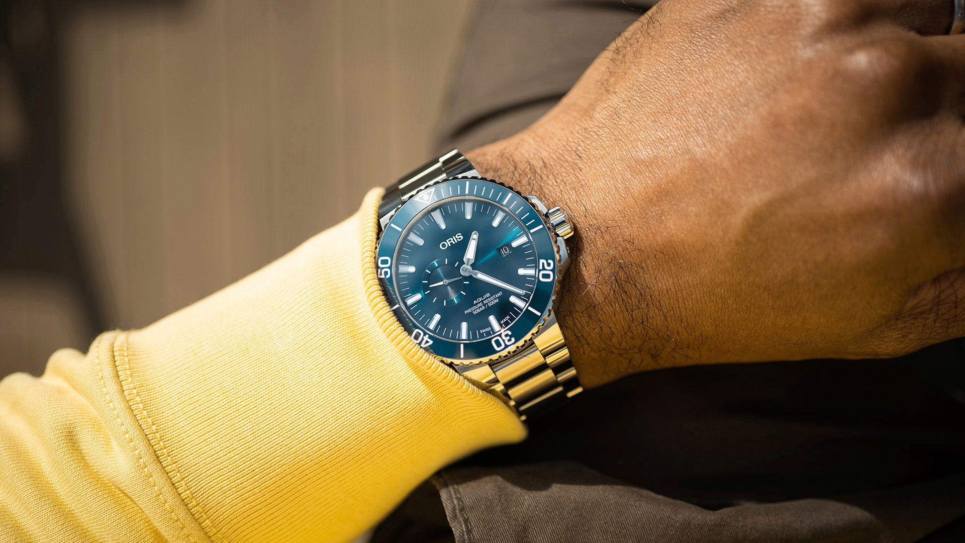 Oris aquis date yellow hotsell