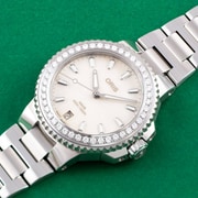 01 733 7792 4956-07 8 19 05P - Aquis Date Diamonds