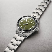 01 733 7795 4057-Set - Divers Date