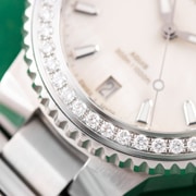 01 733 7792 4956-07 8 19 05P - Aquis Date Diamonds