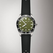 01 733 7795 4057-Set - Divers Date
