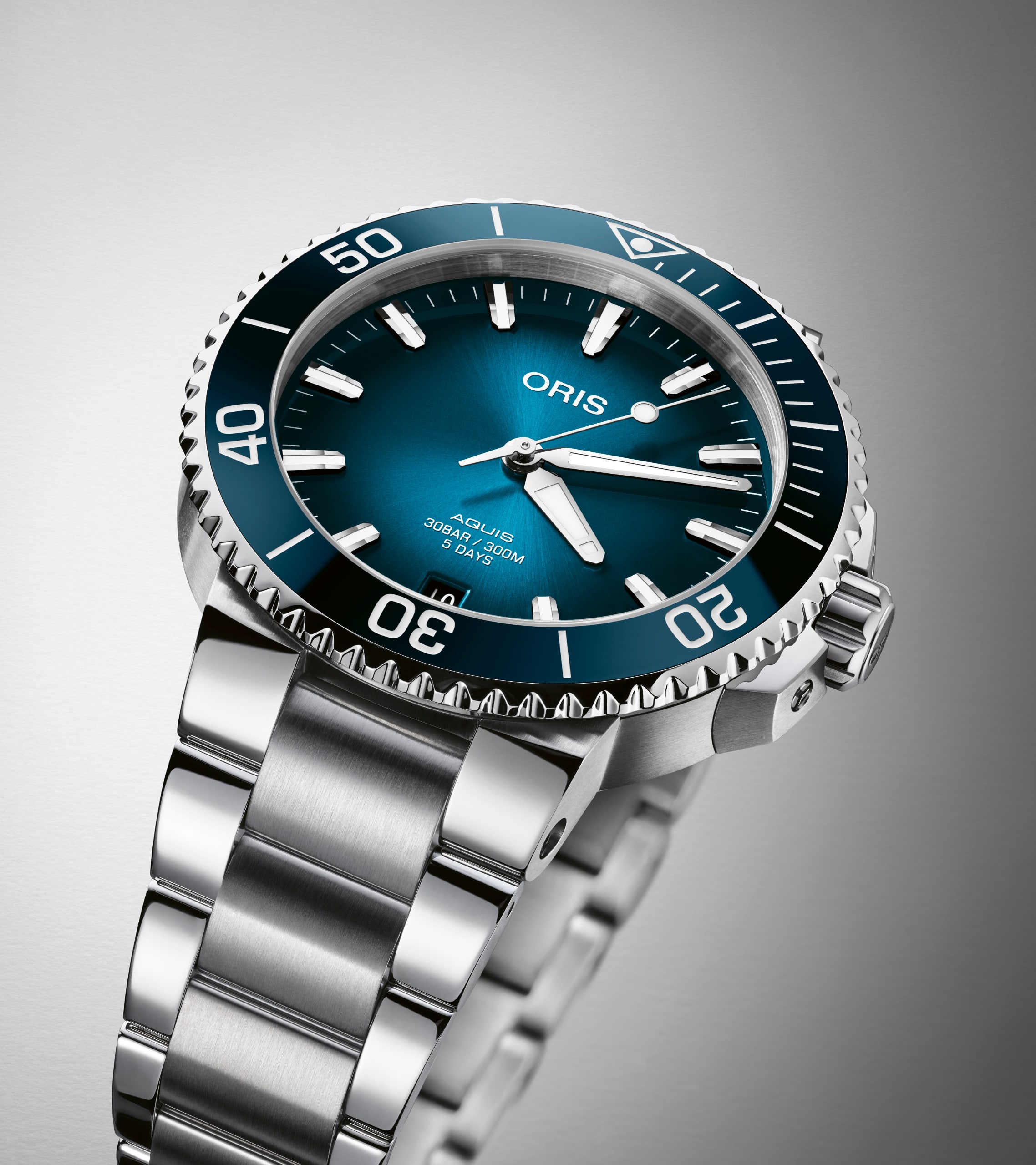 01 400 7769 4135-07 8 22 09PEB - Oris Aquis Date Calibre 400