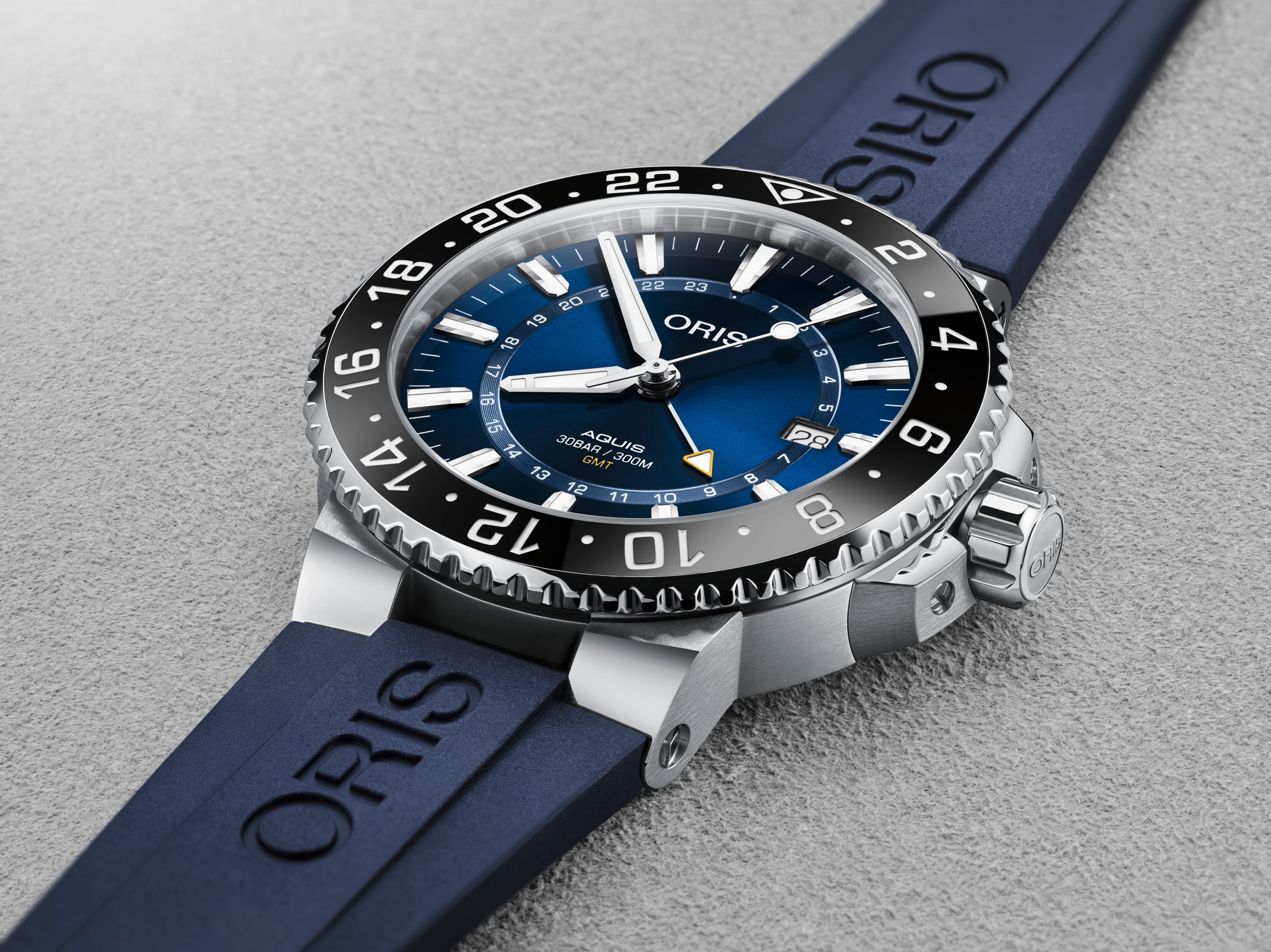 01 798 7754 4135-07 4 24 65EB - Oris Aquis GMT Date