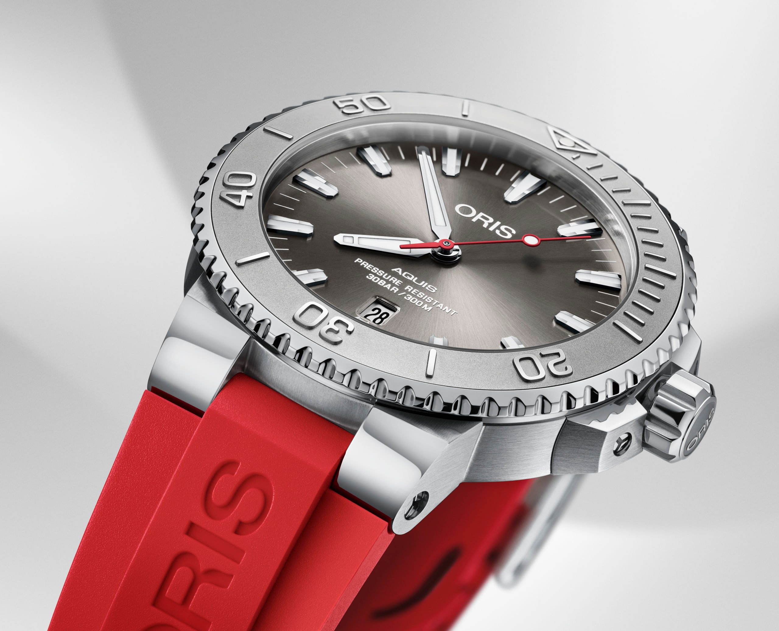 01 733 7730 4153-07 4 24 66EB - Oris Aquis Date Relief