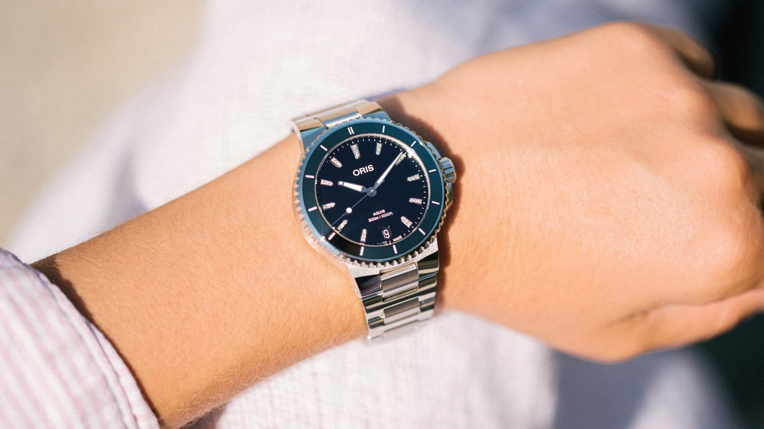 01 733 7792 4194-07 8 19 05P - Aquis Date Diamonds