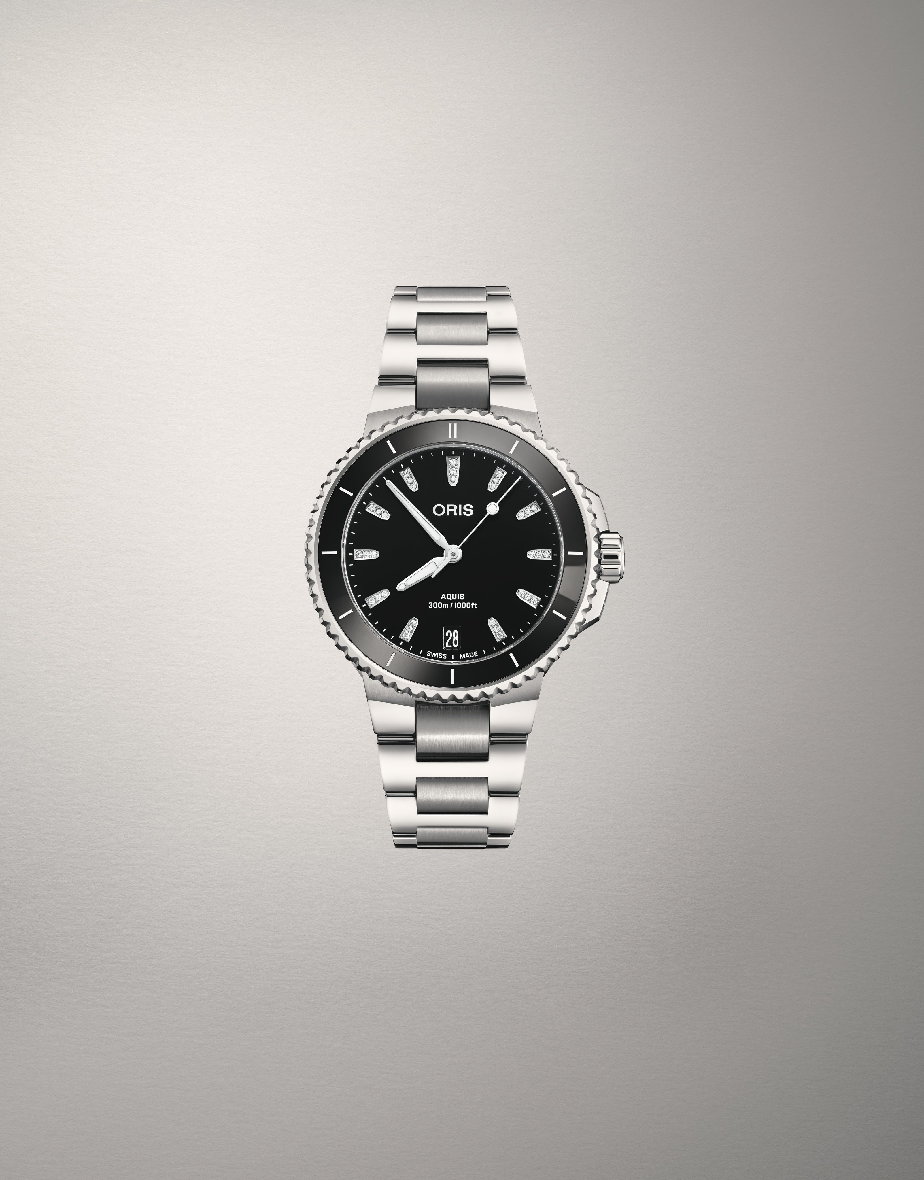 01 733 7792 4194-07 8 19 05P - Aquis Date Diamonds
