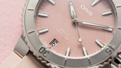 01 733 7770 4158-07 4 18 66FC - Aquis Date - Mother of Pearl