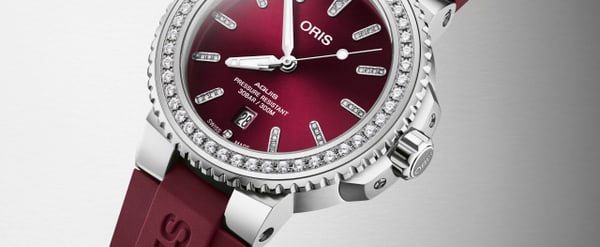 01 733 7766 4998-07 4 22 68FC - Aquis Date Diamonds_HighRes