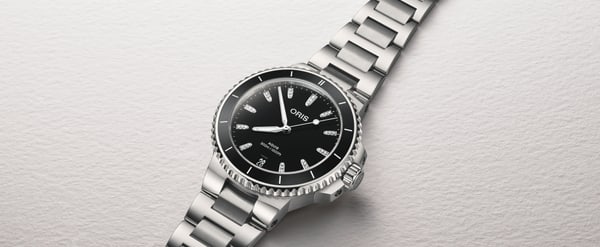 01 733 7792 4194-07 8 19 05P - Aquis Date Diamonds