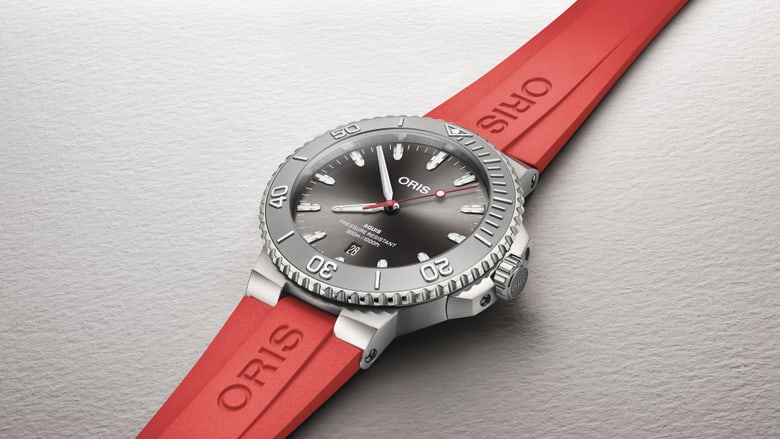 01 733 7789 4153-07 4 23 36FC - Aquis Date Relief