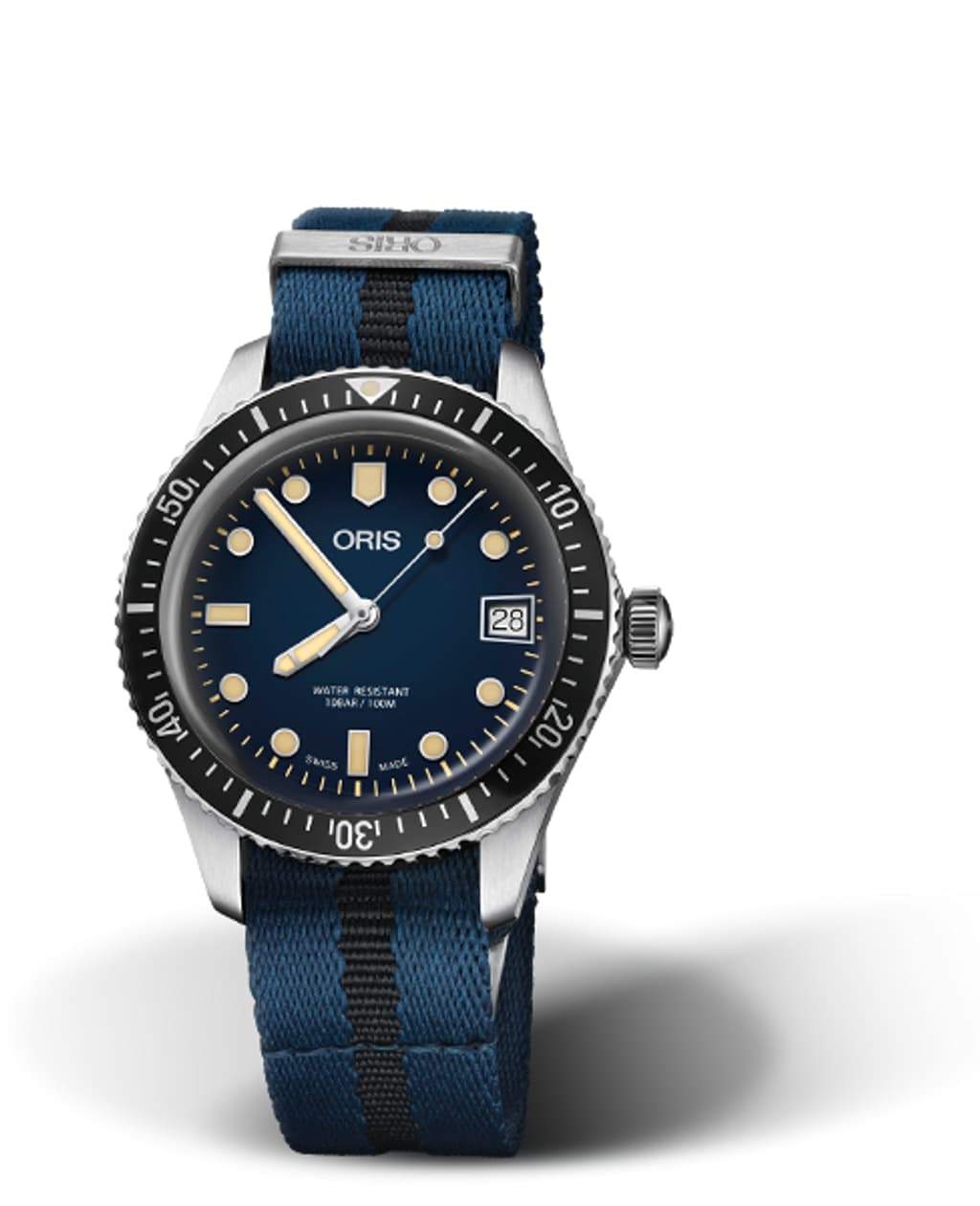 Vertical image of Divers Sixty-Five