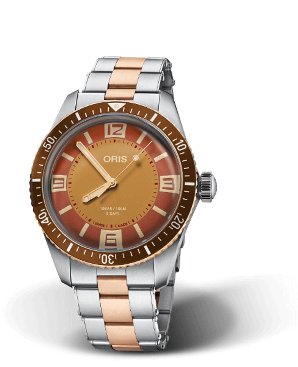 Vertical image of Divers Sixty-Five Collective C.04