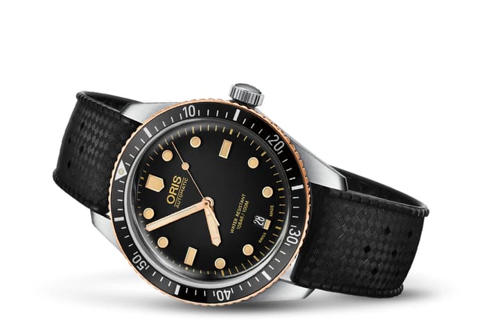 Image of Divers Sixty-Five