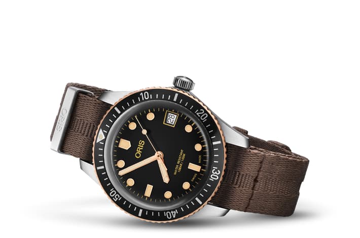 Image of Divers Sixty-Five