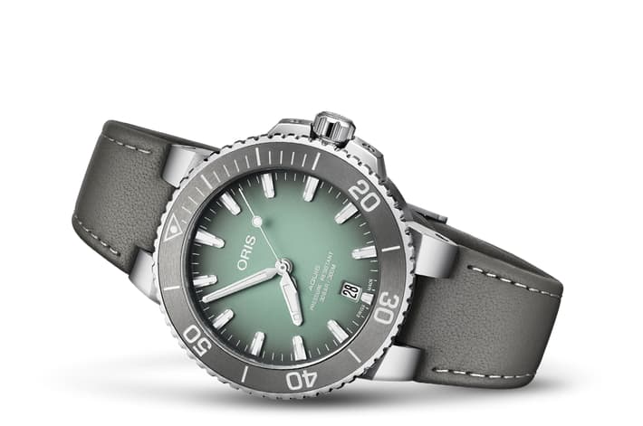 Image of Aquis Date
