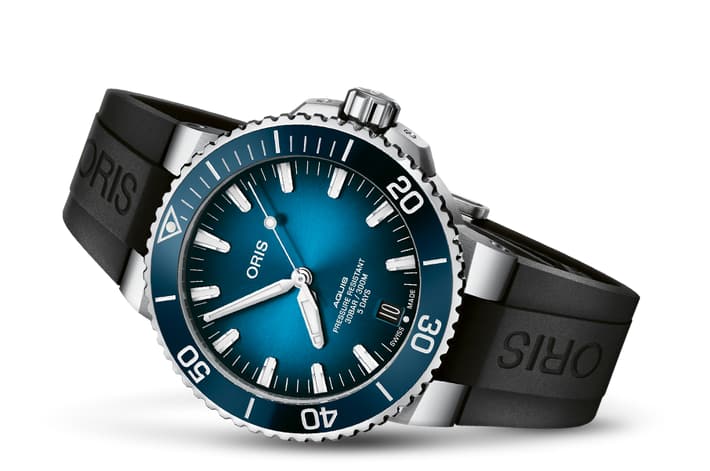 Image of Aquis Date Calibre 400