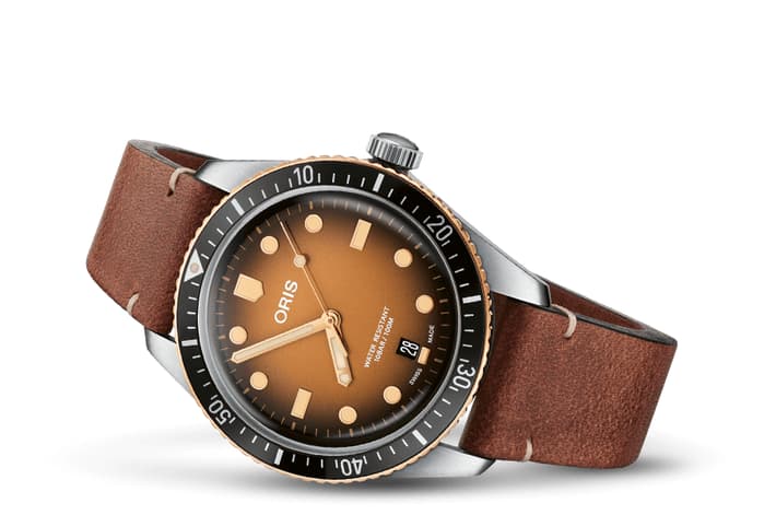 Image of Divers Sixty-Five Date