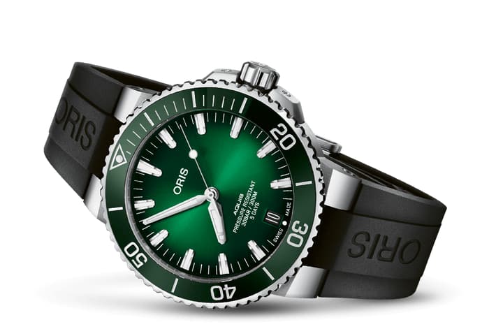 Image of Aquis Date Calibre 400