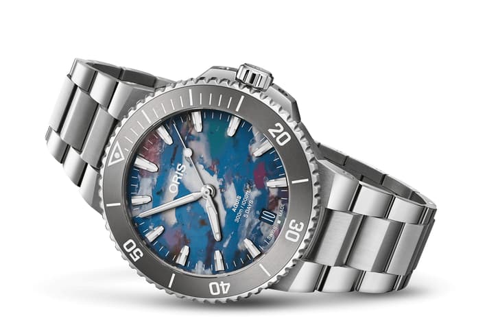 Image of Aquis Date Upcycle Calibre 400