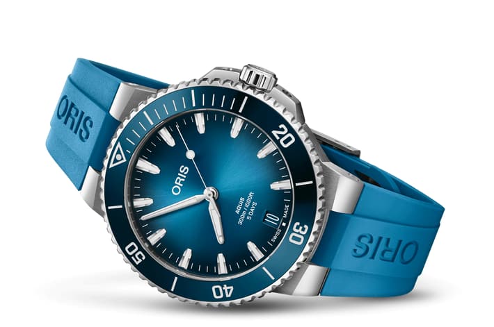 Image of Aquis Date Calibre 400