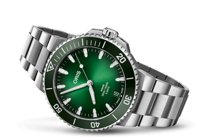 Image of Aquis Date Calibre 400