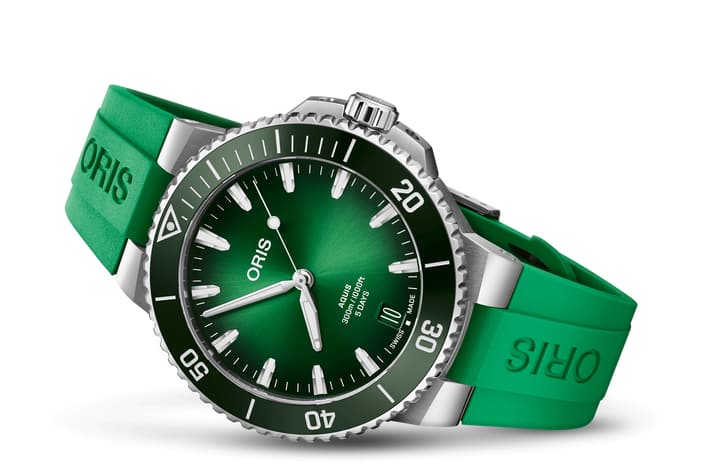 Image of Aquis Date Calibre 400